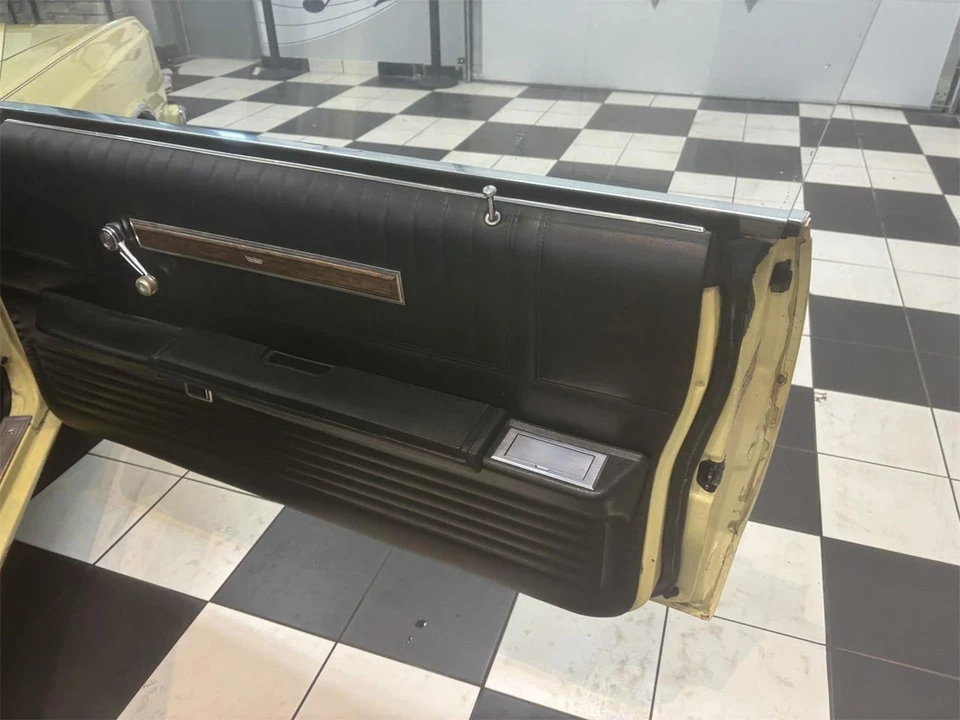 1973 Ford Galaxie 4th Gen - Image 16 of 31