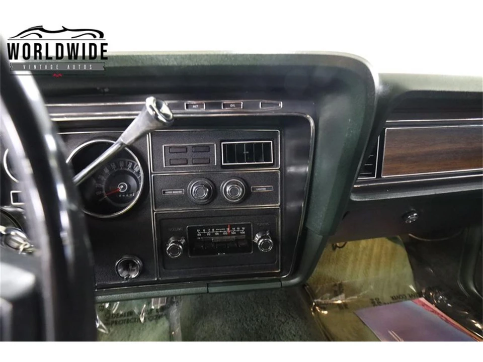 1973 Ford Thunderbird 6th Gen - Image 28 of 31
