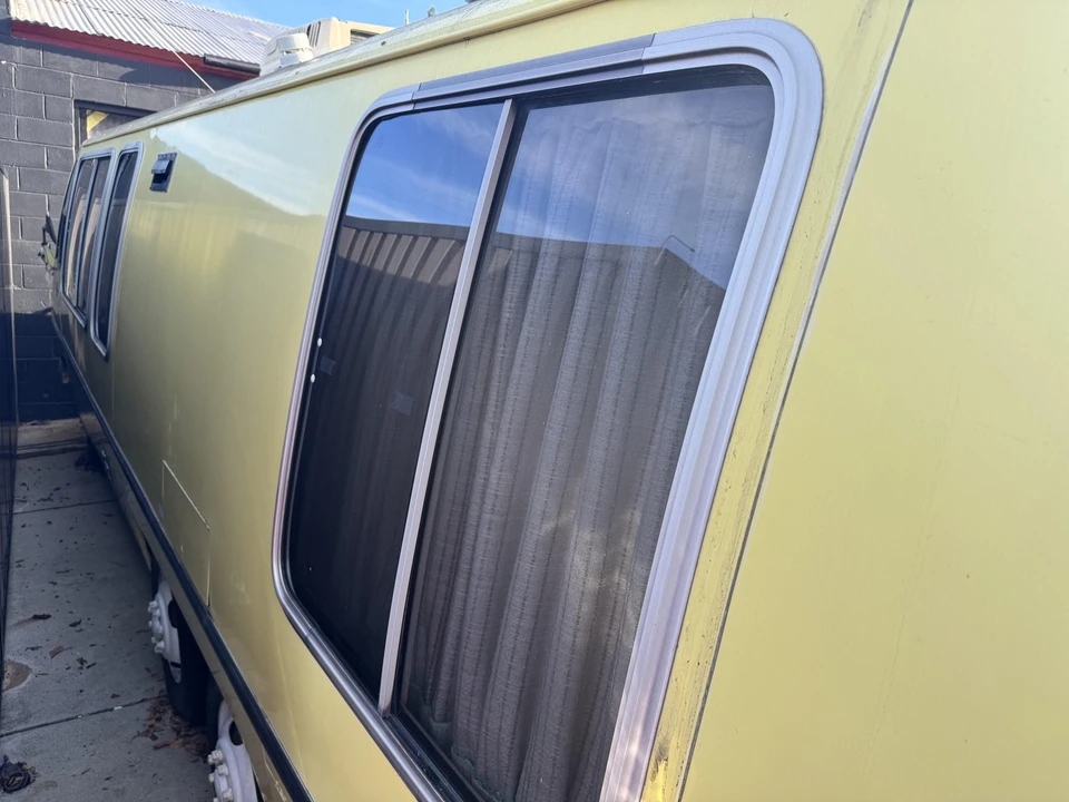1973 GMC Motorhome - Image 16 of 31