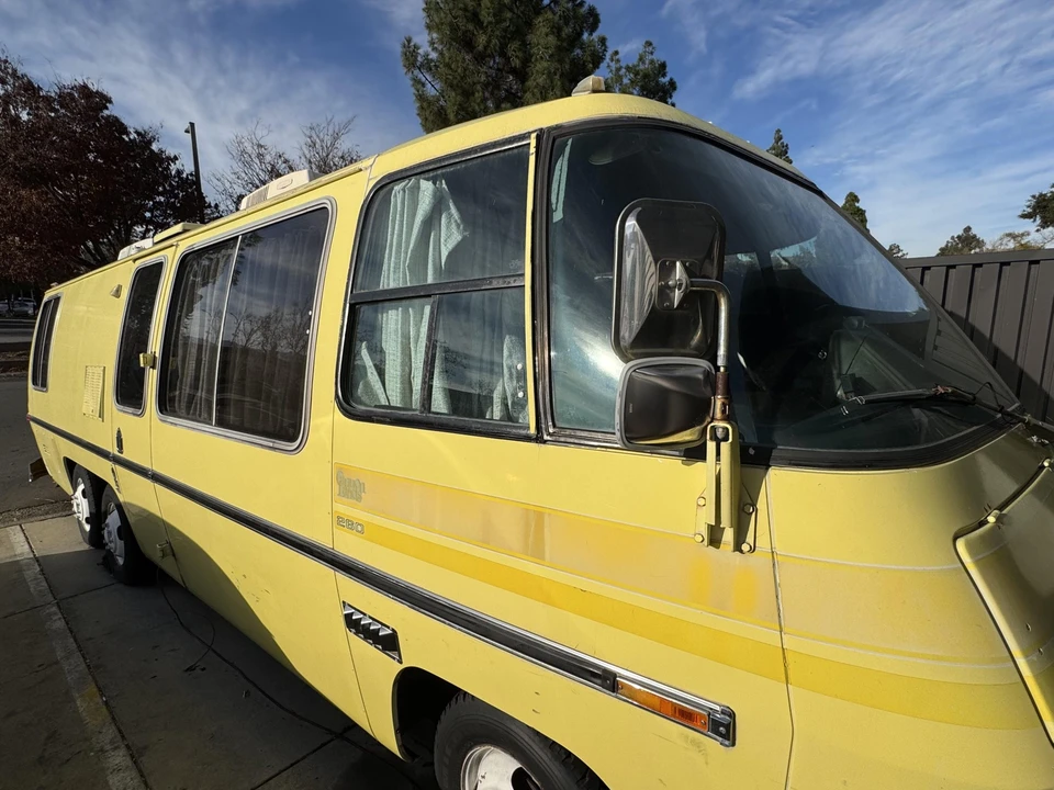 1973 GMC Motorhome - Image 22 of 31