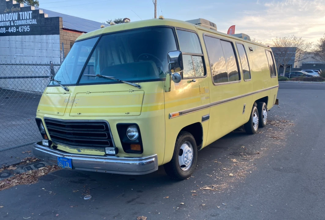 1973 GMC Motorhome - Image 2 of 31