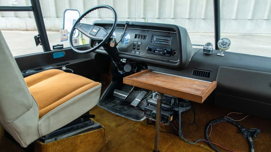 1973 GMC Motorhome - Image 4 of 12