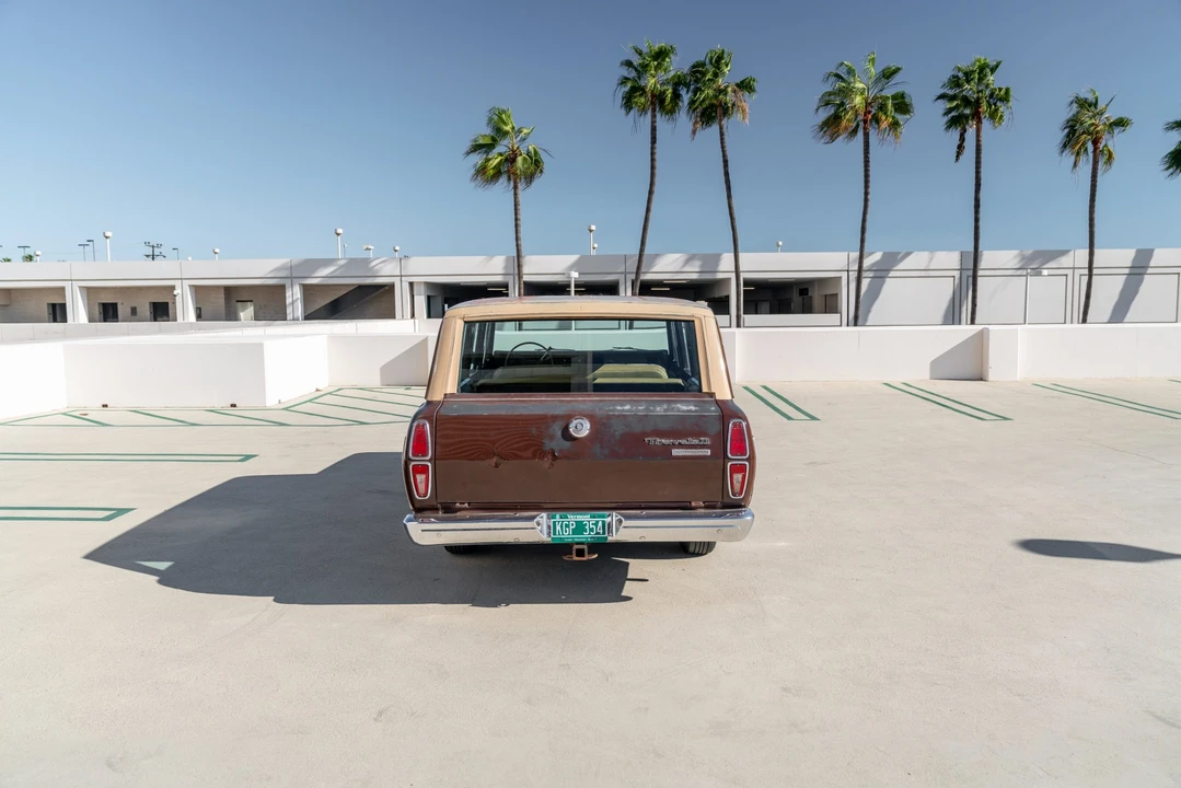 1973 International Harvester Travelall - Image 9 of 31