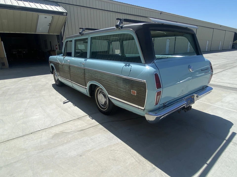 1973 International Harvester Travelall - Image 10 of 31