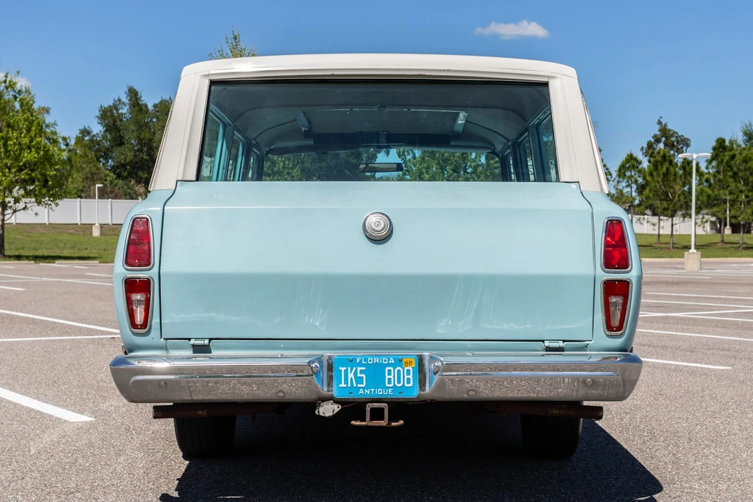 1973 International Harvester Travelall - Image 7 of 31
