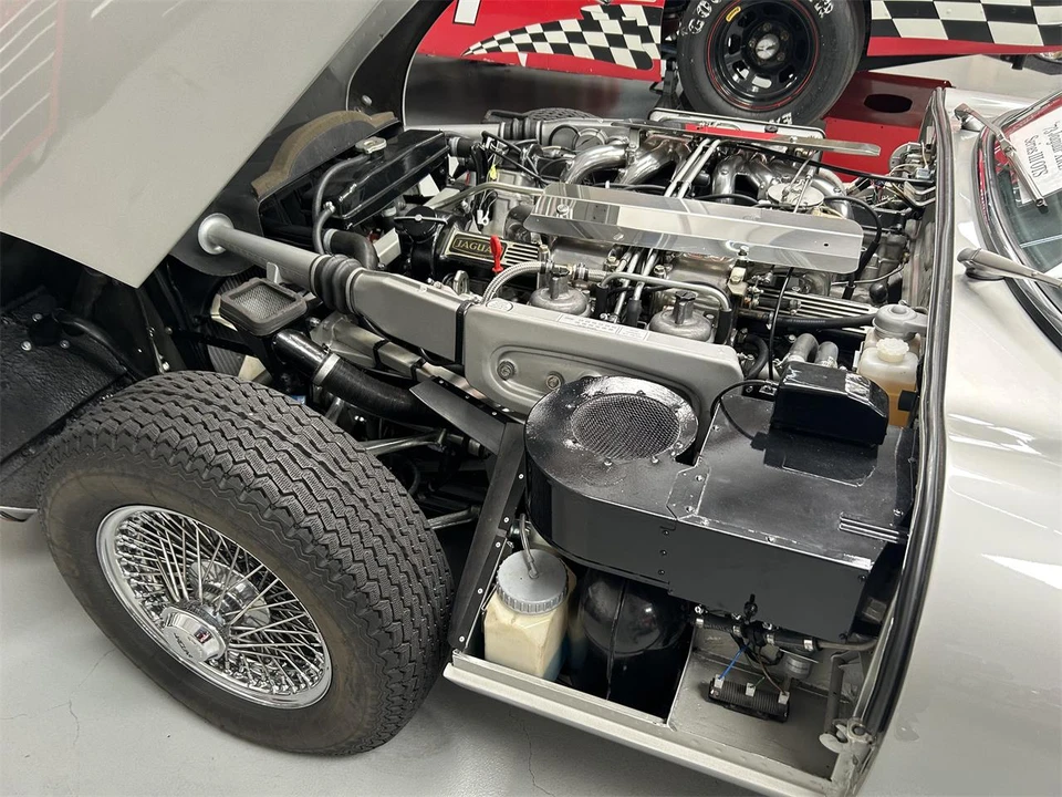 1973 Jaguar E-Type Series 3 V12 - Image 3 of 16