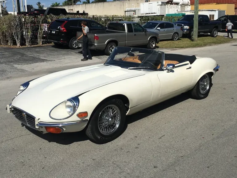 1973 Jaguar E-Type Series 3 V12 - Image 3 of 5