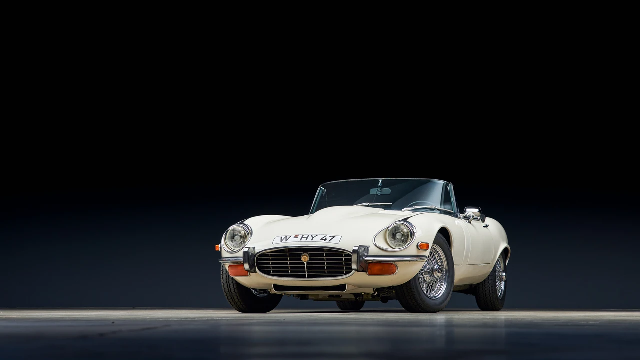 1973 Jaguar E-Type Series 3 V12 - Image 2 of 31