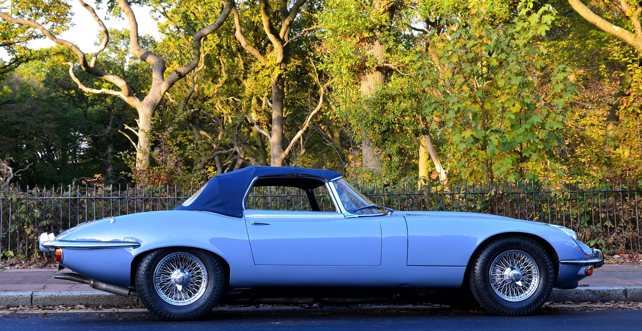 1973 Jaguar E-Type Series 3 V12 - Image 2 of 5