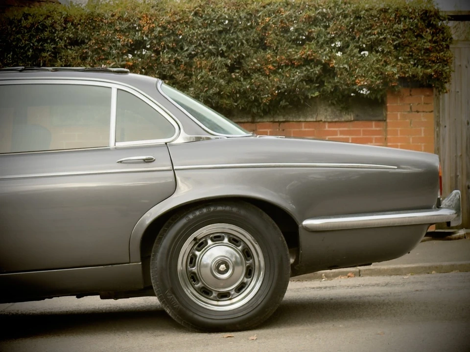 1973 Jaguar XJ Series 1 - Image 25 of 30