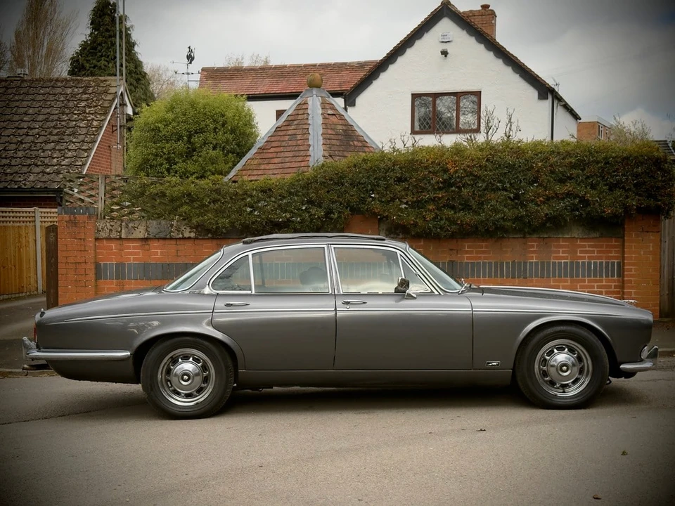 1973 Jaguar XJ Series 1 - Image 13 of 30
