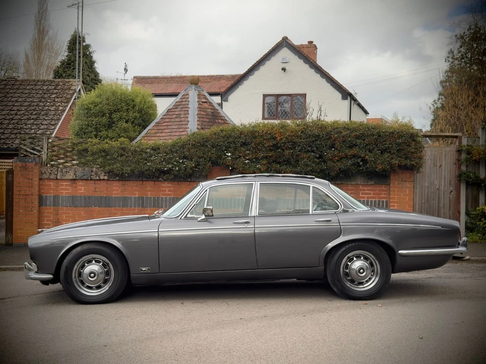 1973 Jaguar XJ Series 1 - Image 14 of 30