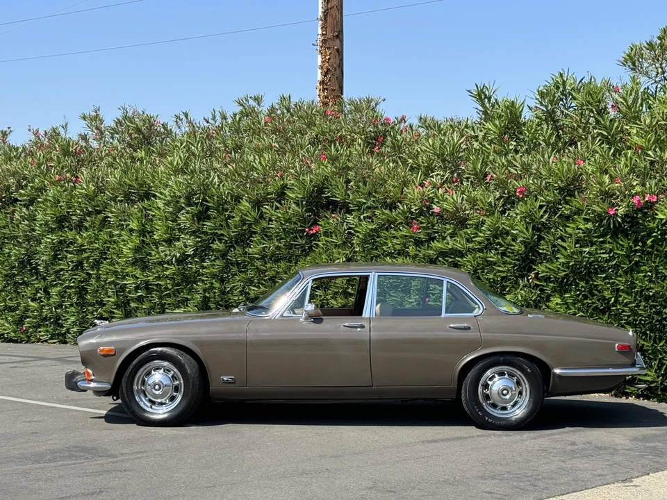 1973 Jaguar XJ Series 1 - Image 12 of 31