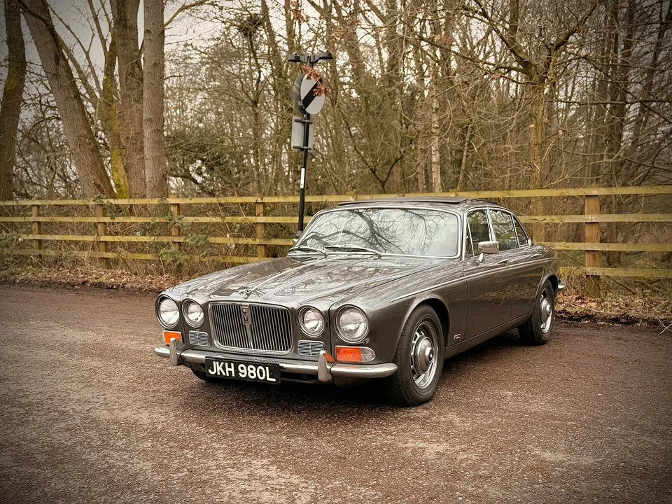 1973 Jaguar XJ Series 1 - Image 16 of 21