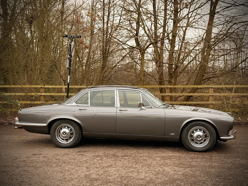 1973 Jaguar XJ Series 1 - Image 11 of 21