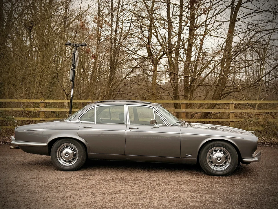 1973 Jaguar XJ Series 1 - Image 4 of 21