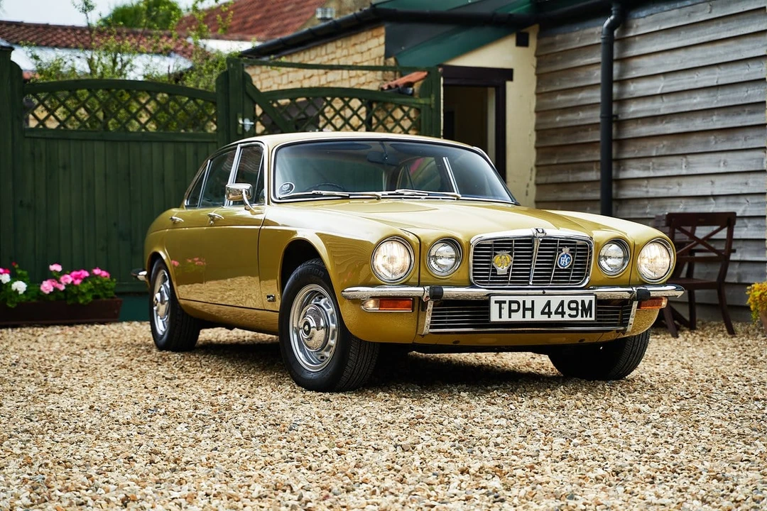 1973 Jaguar XJ Series 2 - Image 2 of 30
