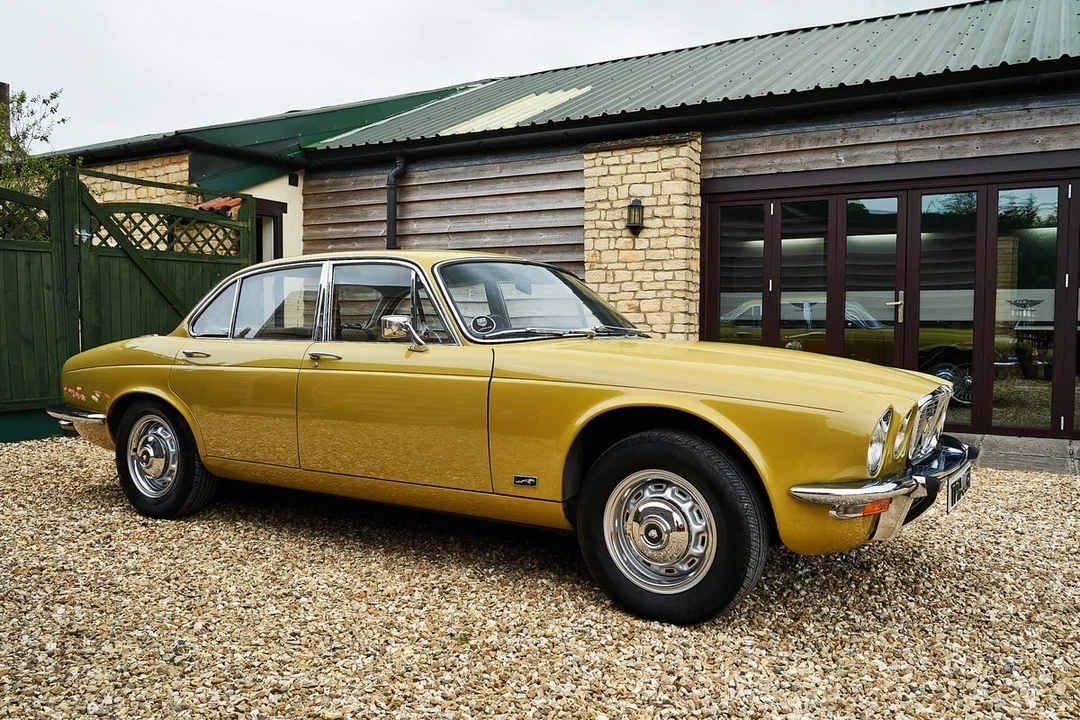1973 Jaguar XJ Series 2 - Image 11 of 30