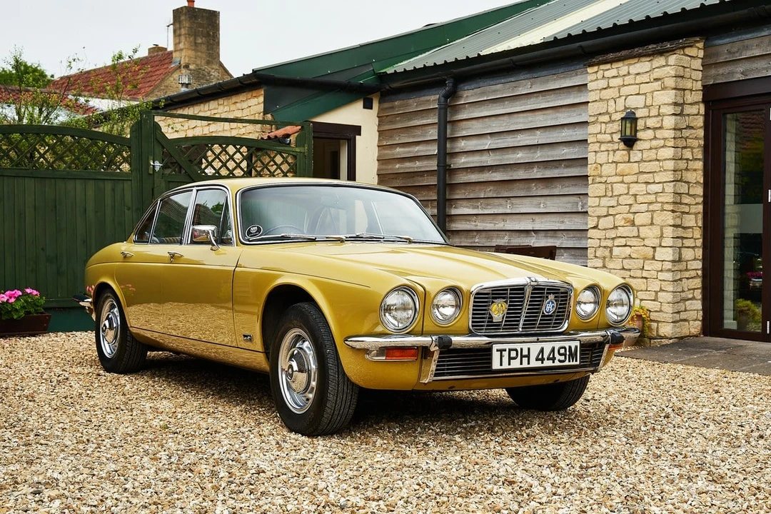 1973 Jaguar XJ Series 2 - Image 5 of 30
