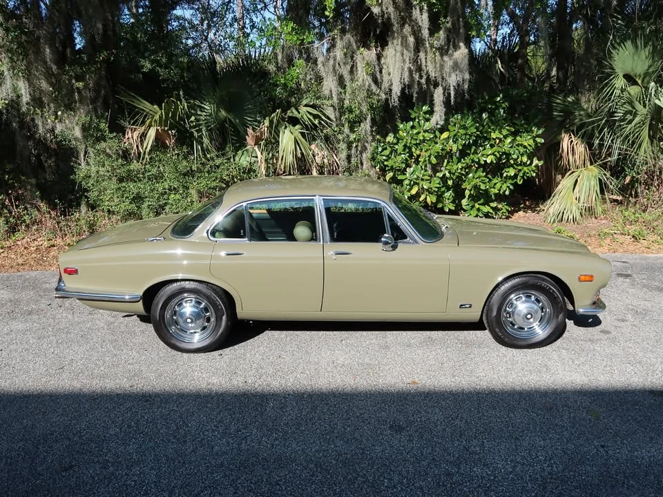 1973 Jaguar XJ Series 1 - Image 2 of 20