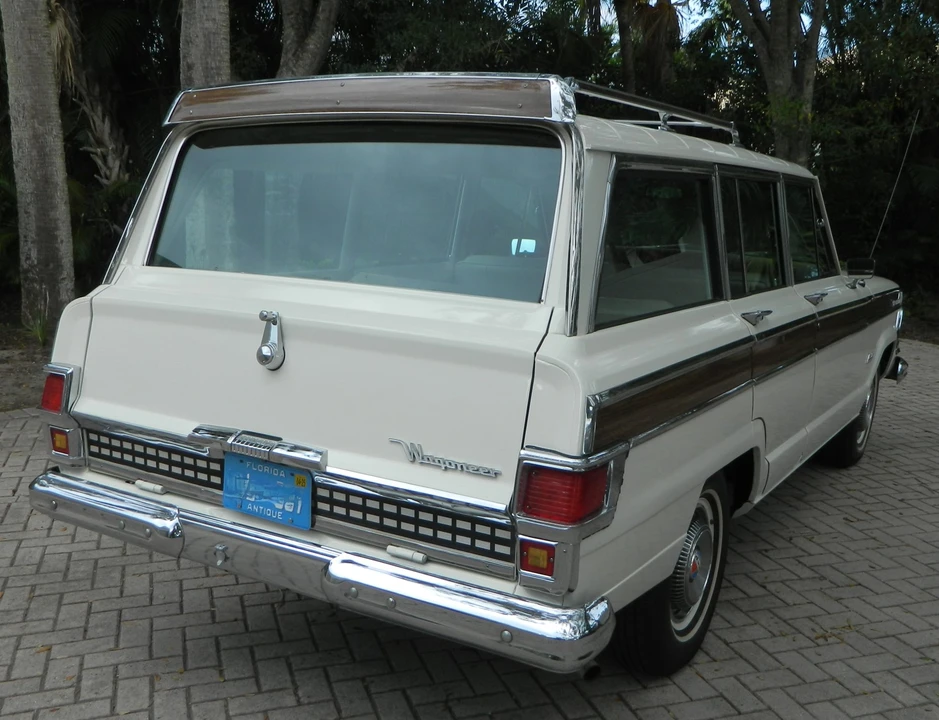 1973 Jeep SJ Wagoneer - Image 13 of 31