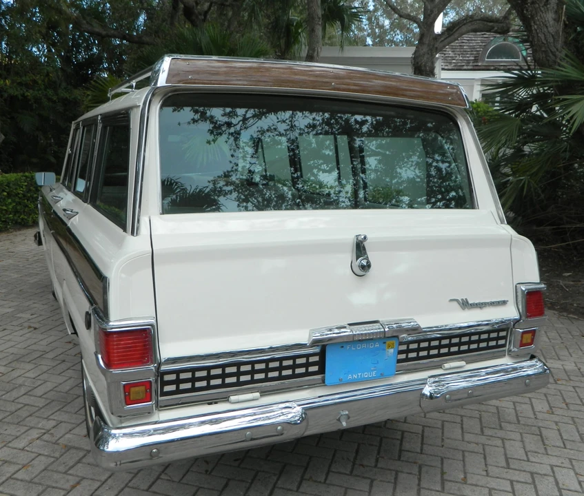 1973 Jeep SJ Wagoneer - Image 11 of 31