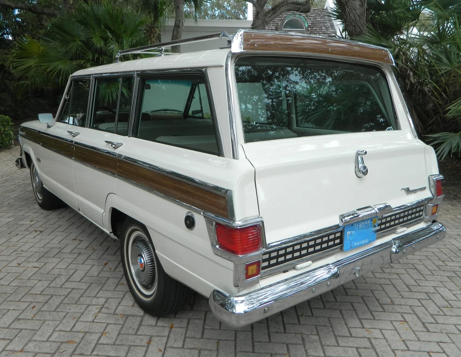 1973 Jeep SJ Wagoneer - Image 10 of 31
