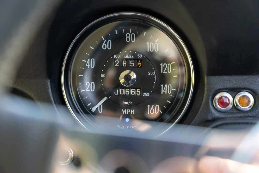 1973 Jensen Interceptor - Image 29 of 30
