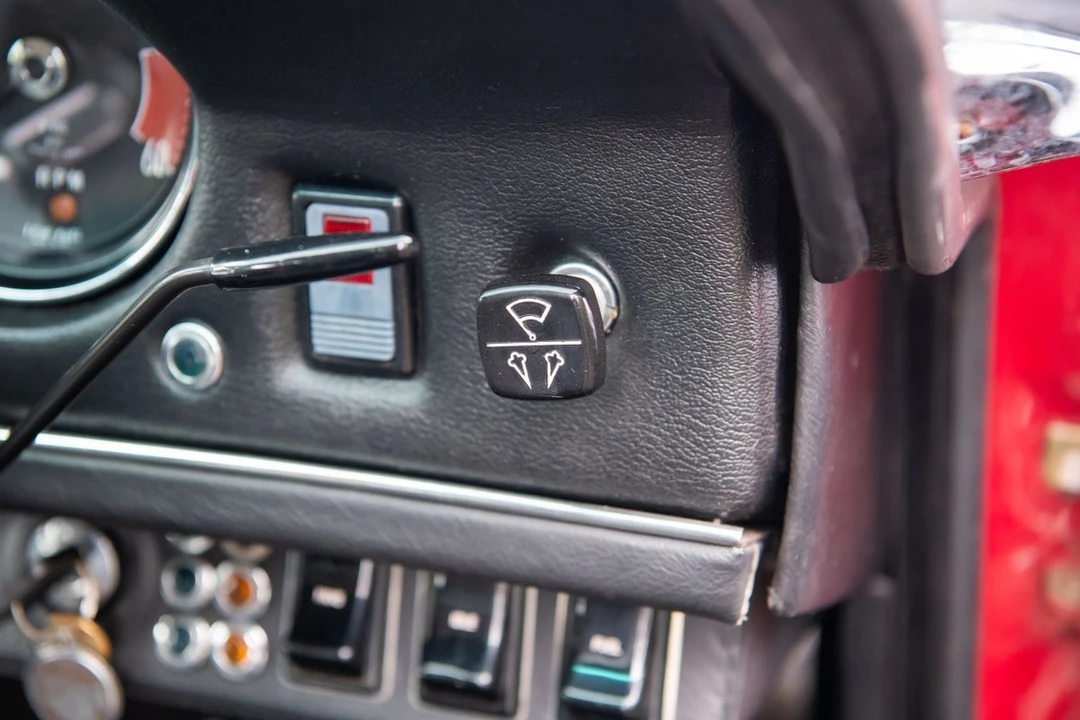 1973 Jensen Interceptor - Image 28 of 30