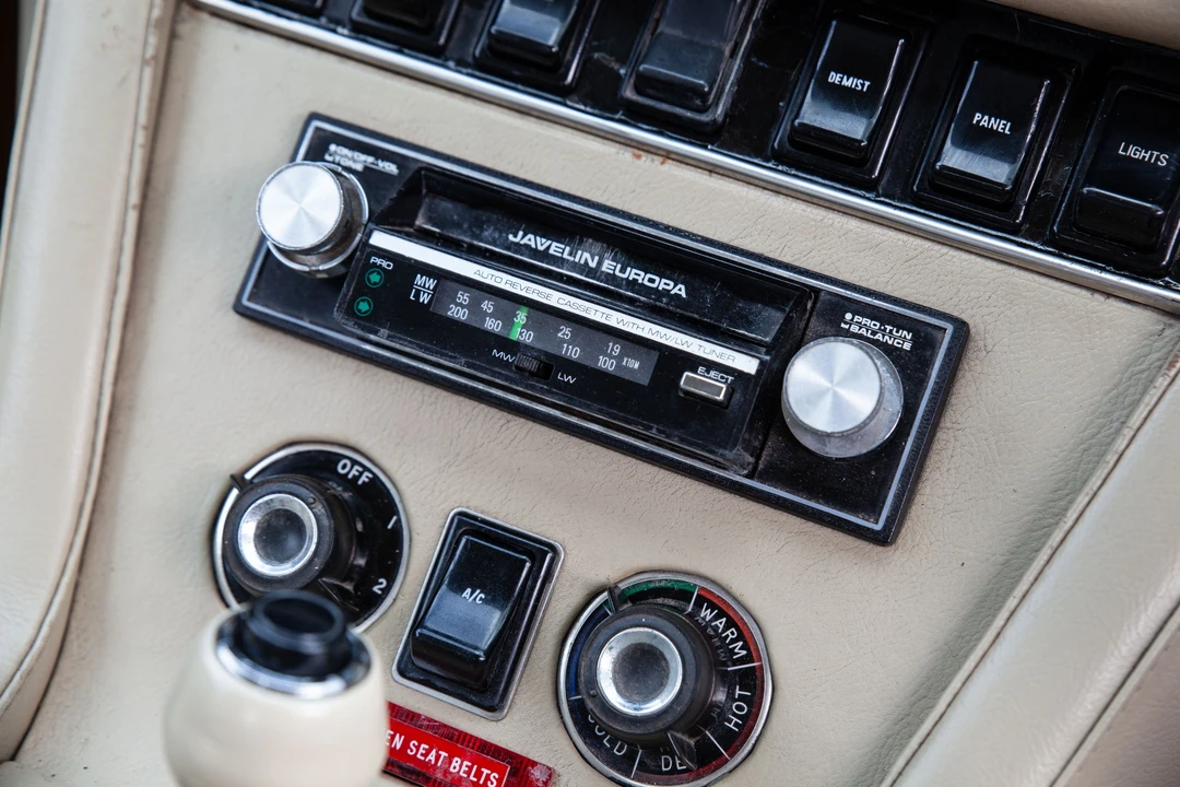 1973 Jensen Interceptor - Image 16 of 31