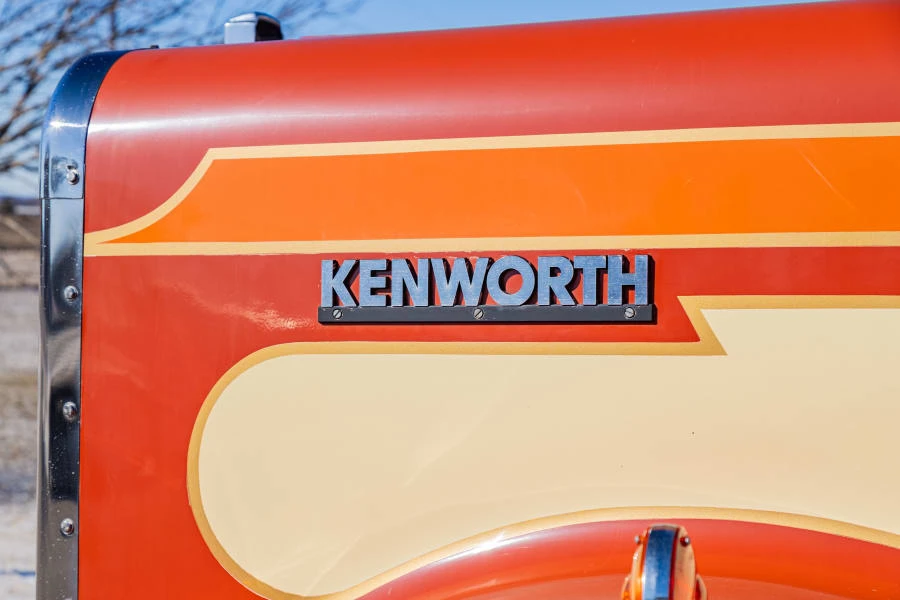 1973 Kenworth W900 - Image 9 of 31