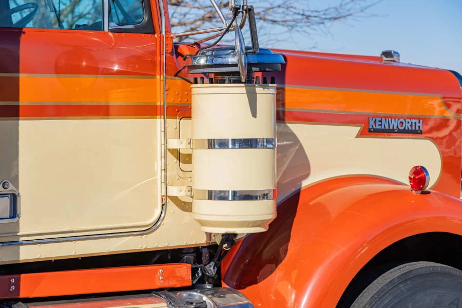 1973 Kenworth W900 - Image 16 of 31
