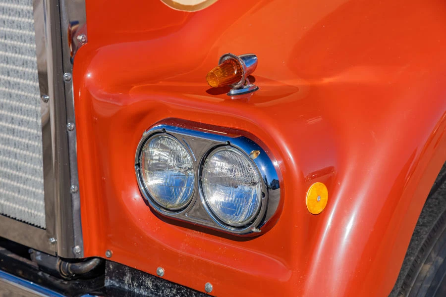 1973 Kenworth W900 - Image 14 of 31