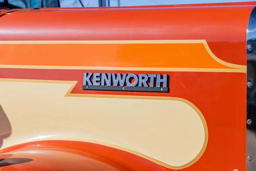 1973 Kenworth W900 - Image 18 of 31
