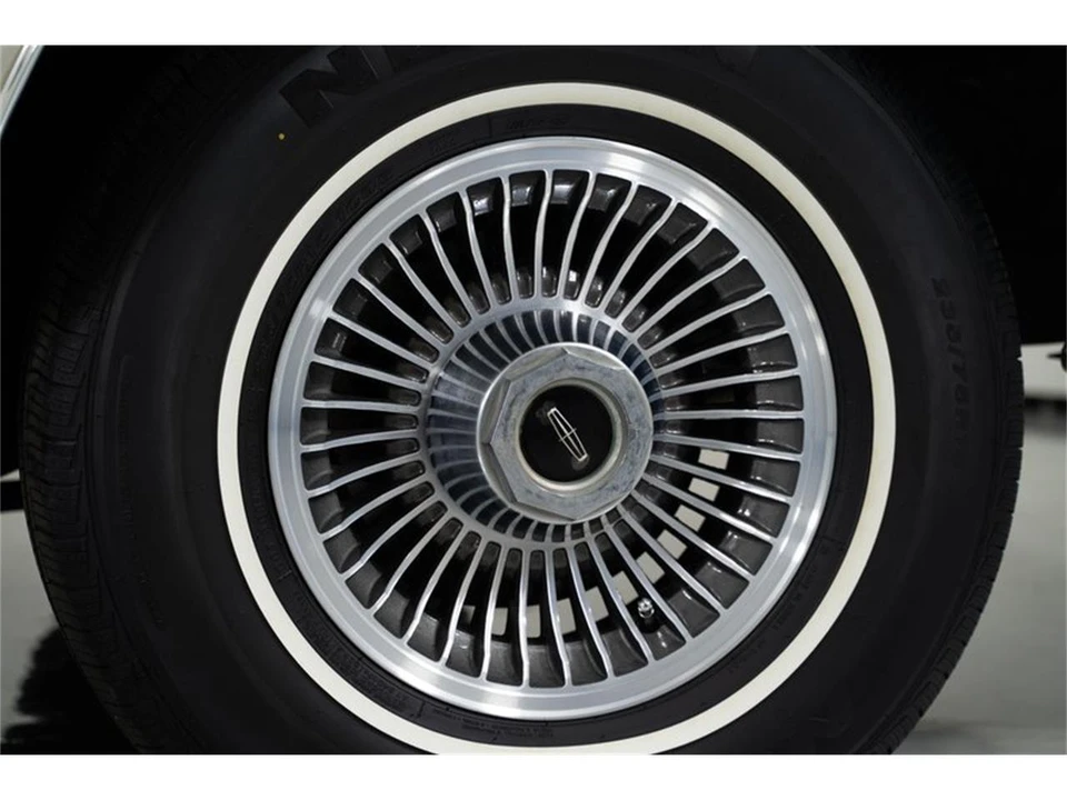 1973 Lincoln Continental 5th Gen - Image 17 of 31