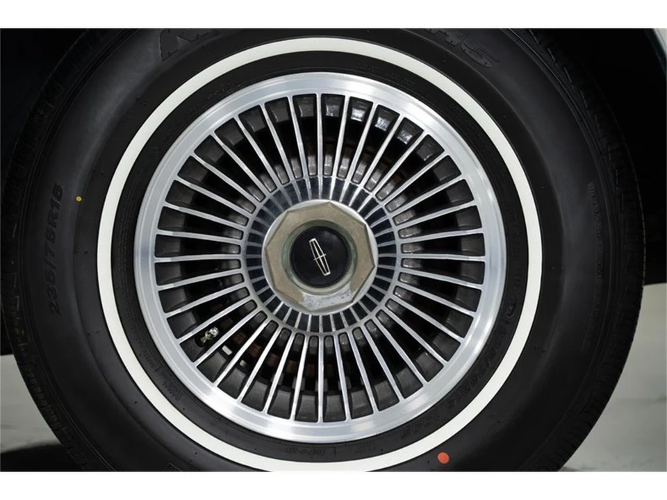 1973 Lincoln Continental 5th Gen - Image 9 of 31