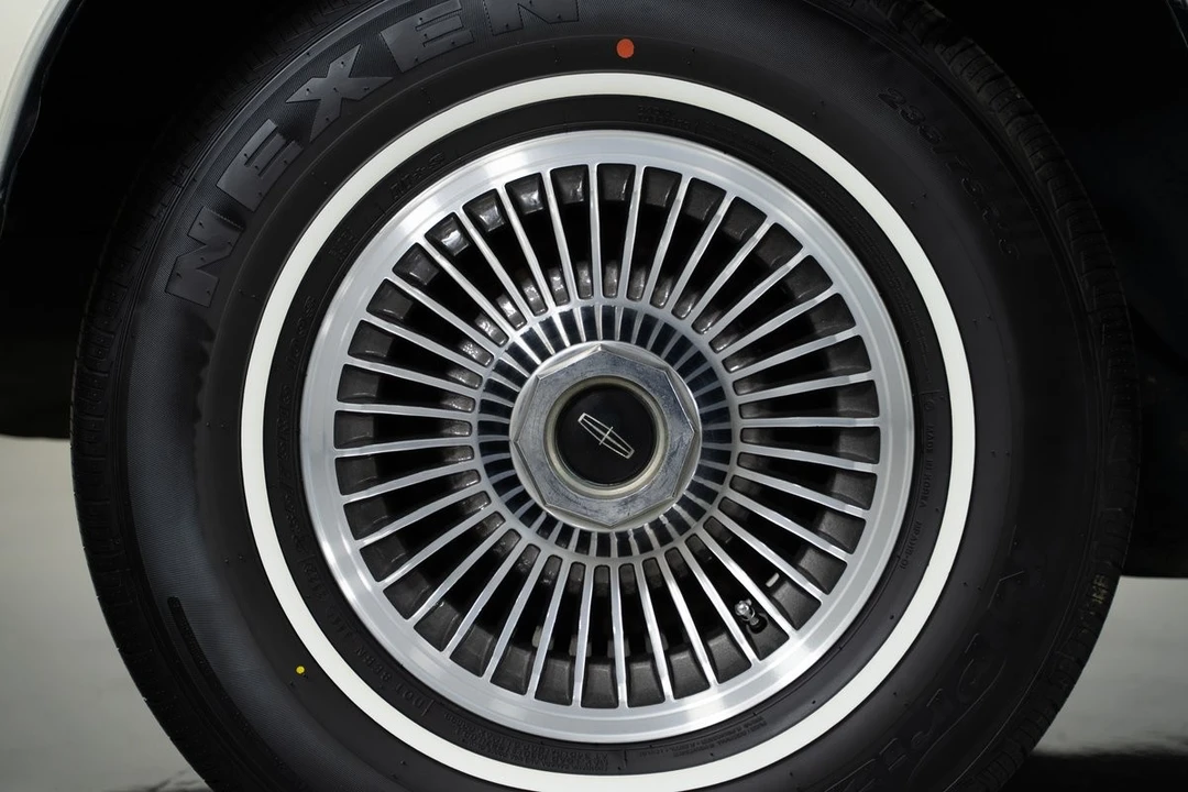 1973 Lincoln Continental Mark IV - Image 18 of 31