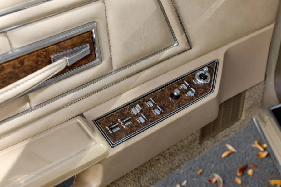 1973 Lincoln Continental Mark IV - Image 18 of 31