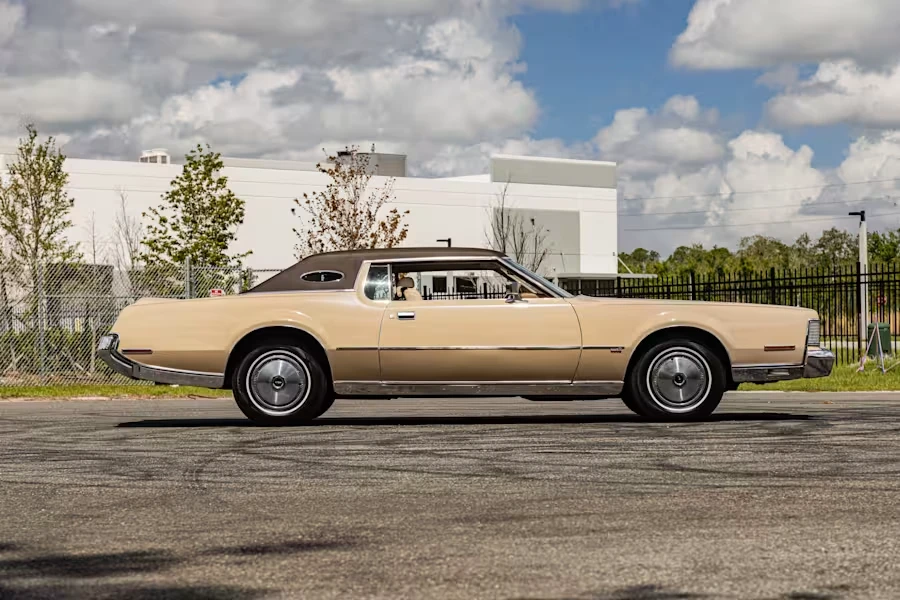 1973 Lincoln Continental Mark IV - Image 2 of 31