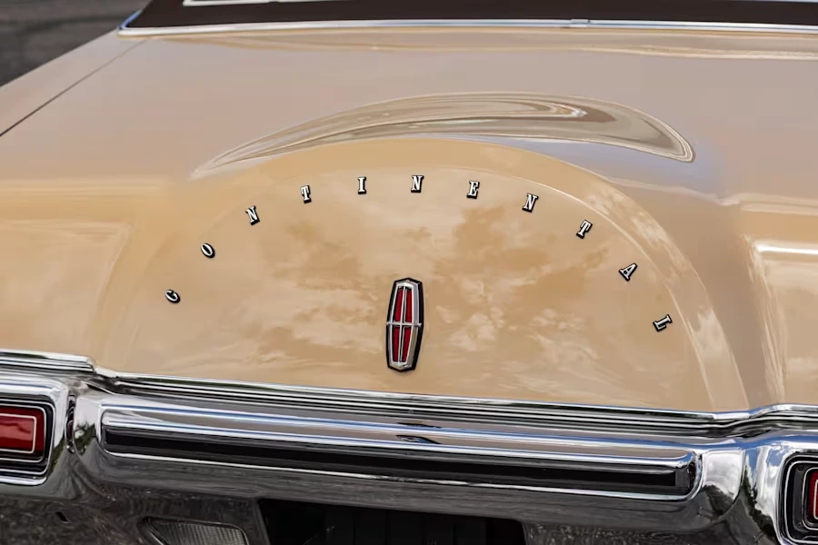 1973 Lincoln Continental Mark IV - Image 17 of 31
