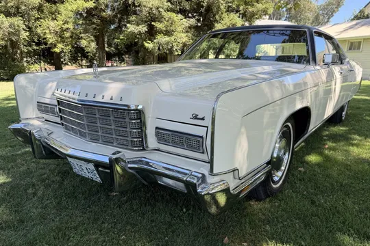 1973 Lincoln Continental Sedan