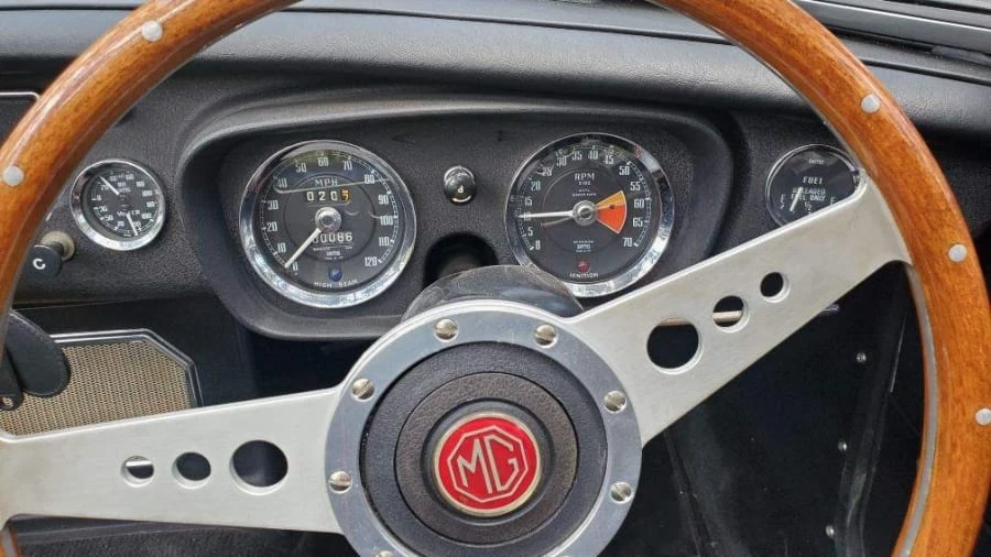 1973 MG MGB Roadster - Image 8 of 11