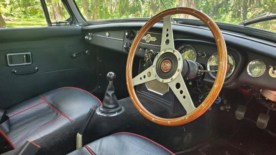 1973 MG MGB Roadster - Image 9 of 11