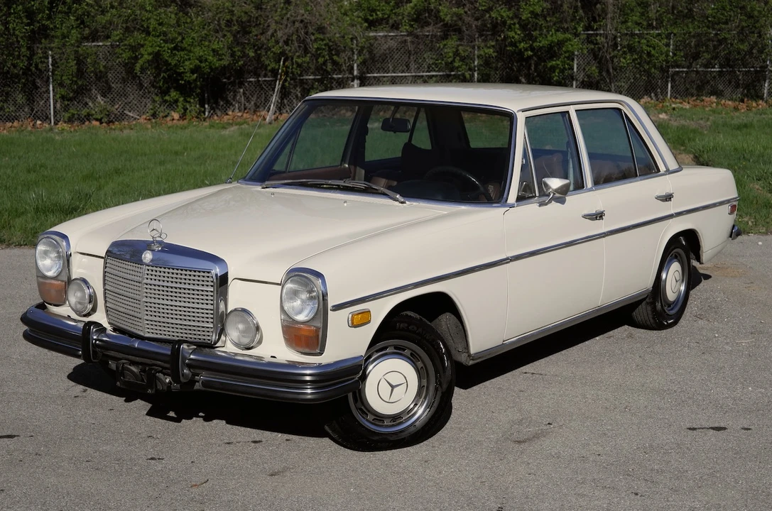 1973 Mercedes-Benz W114 & W115 - Image 5 of 31