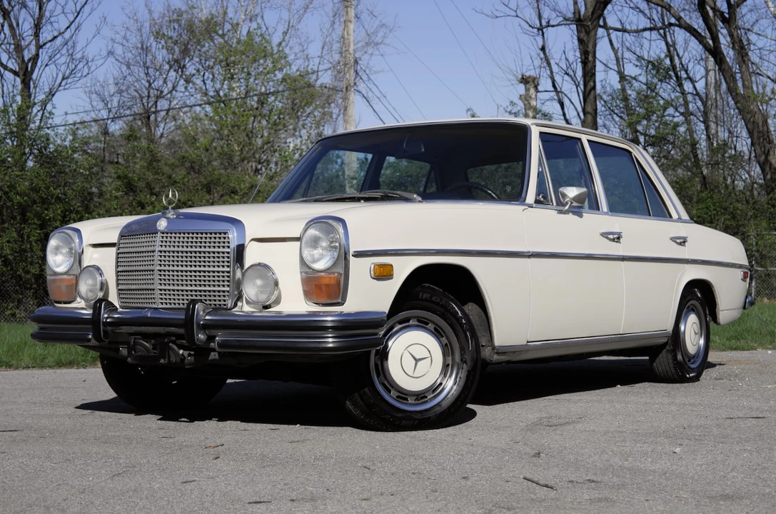 1973 Mercedes-Benz W114 & W115 - Image 6 of 31