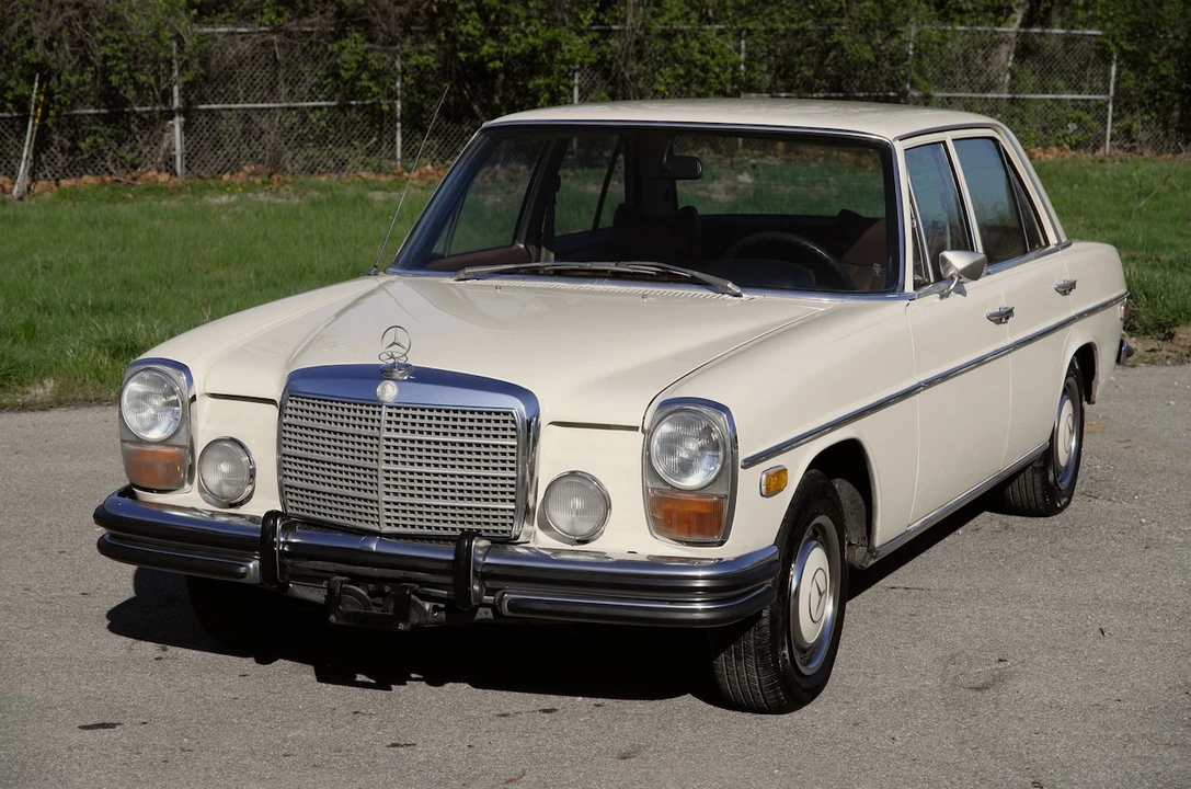 1973 Mercedes-Benz W114 & W115 - Image 4 of 31