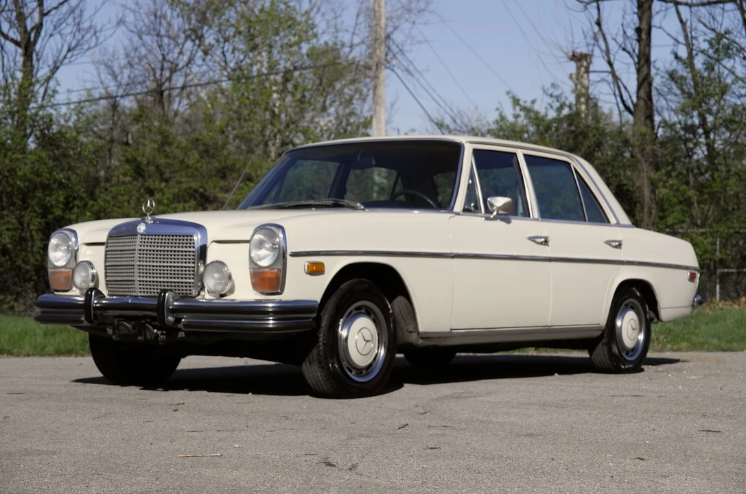 1973 Mercedes-Benz W114 & W115 - Image 7 of 31
