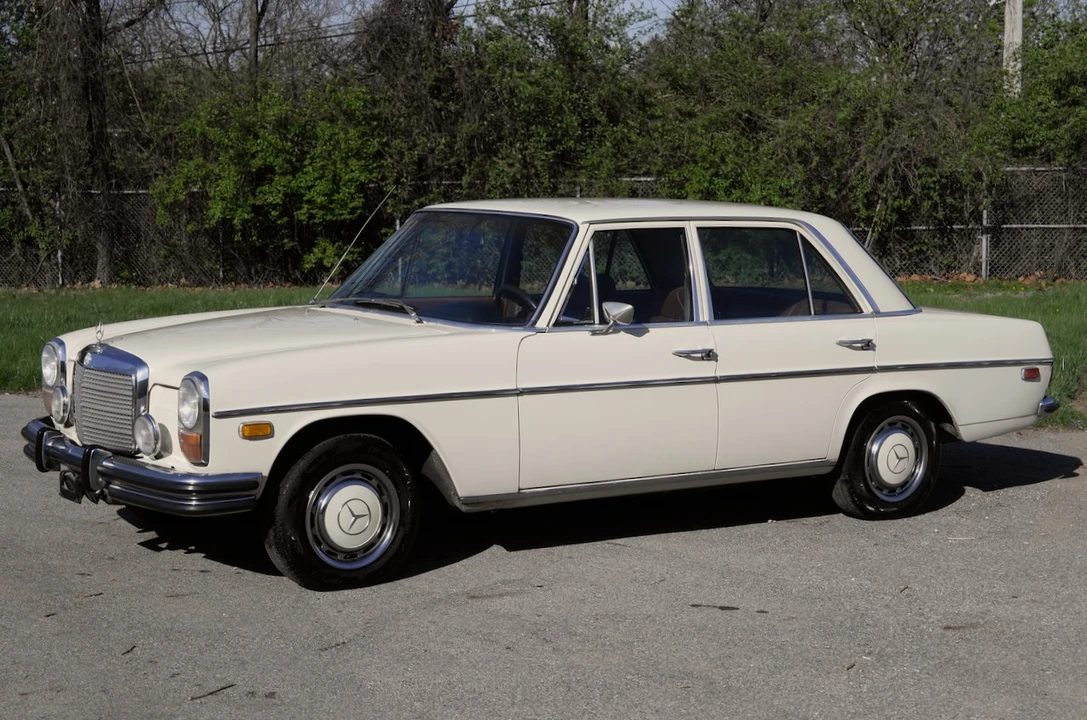 1973 Mercedes-Benz W114 & W115 - Image 9 of 31