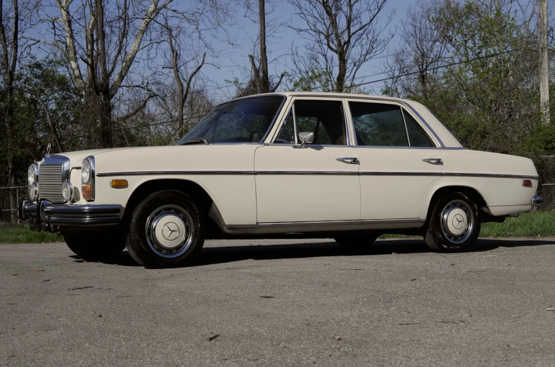 1973 Mercedes-Benz W114 & W115 - Image 10 of 31