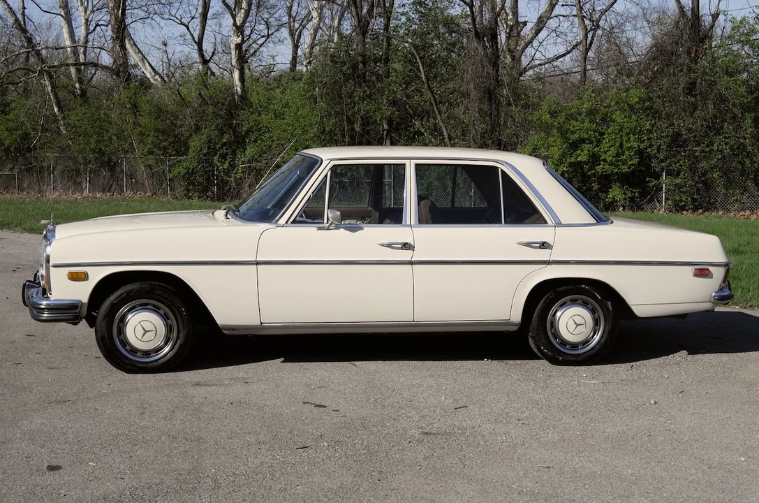 1973 Mercedes-Benz W114 & W115 - Image 11 of 31